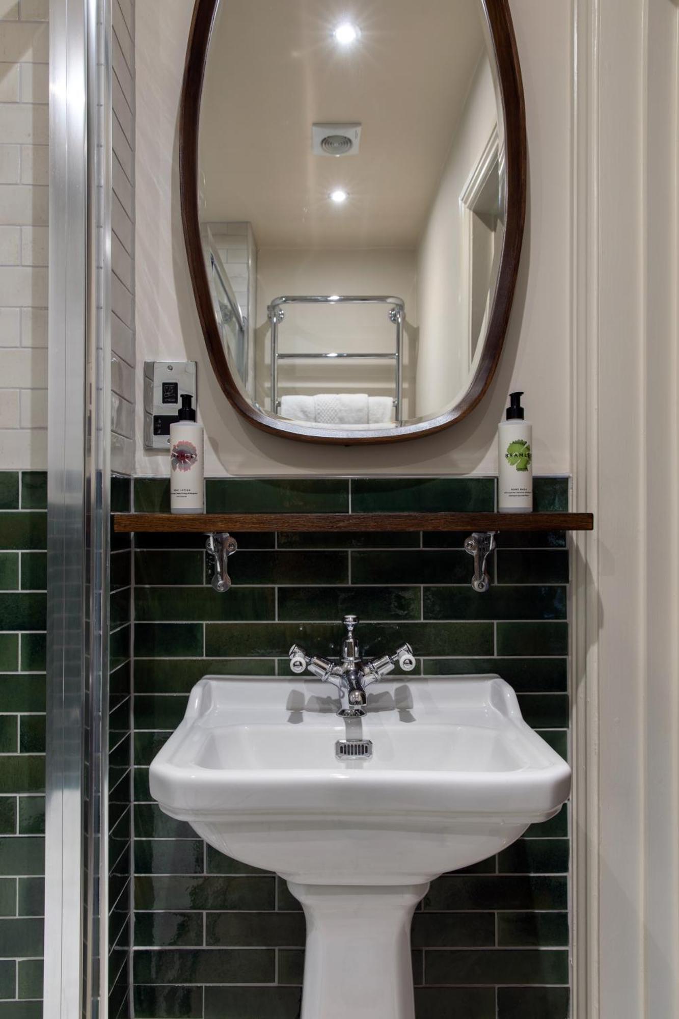 Hotel The Carnarvon Arms Newbury  Esterno foto
