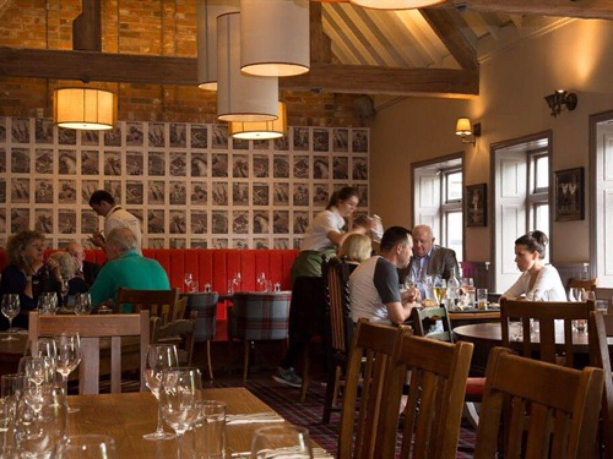 Hotel The Carnarvon Arms Newbury  Esterno foto