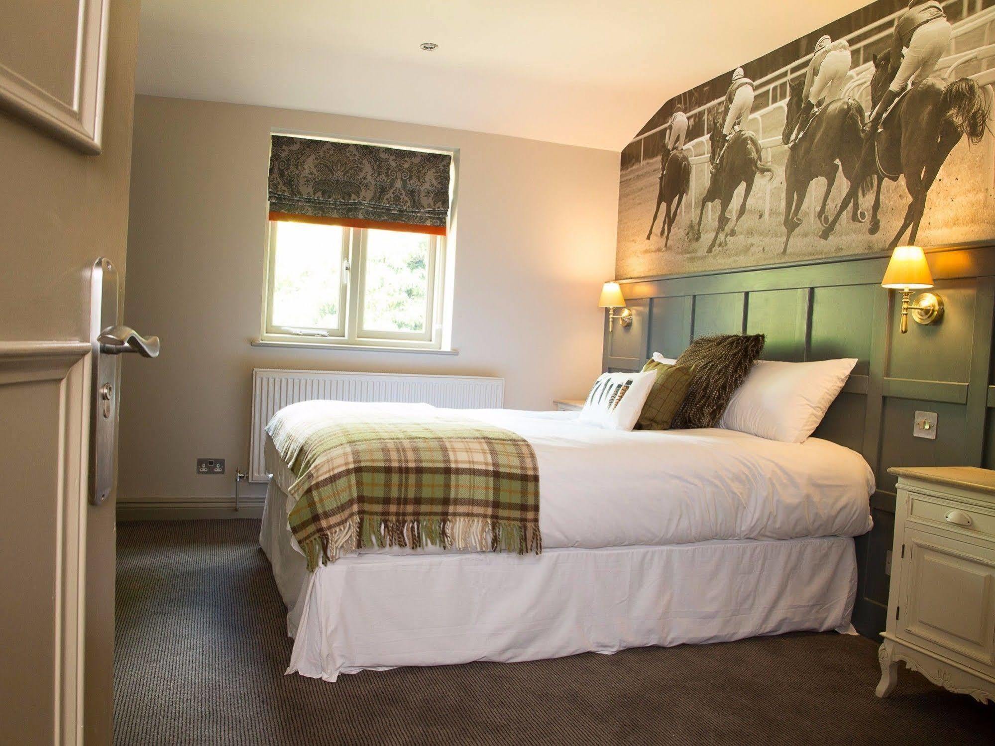 Hotel The Carnarvon Arms Newbury  Esterno foto