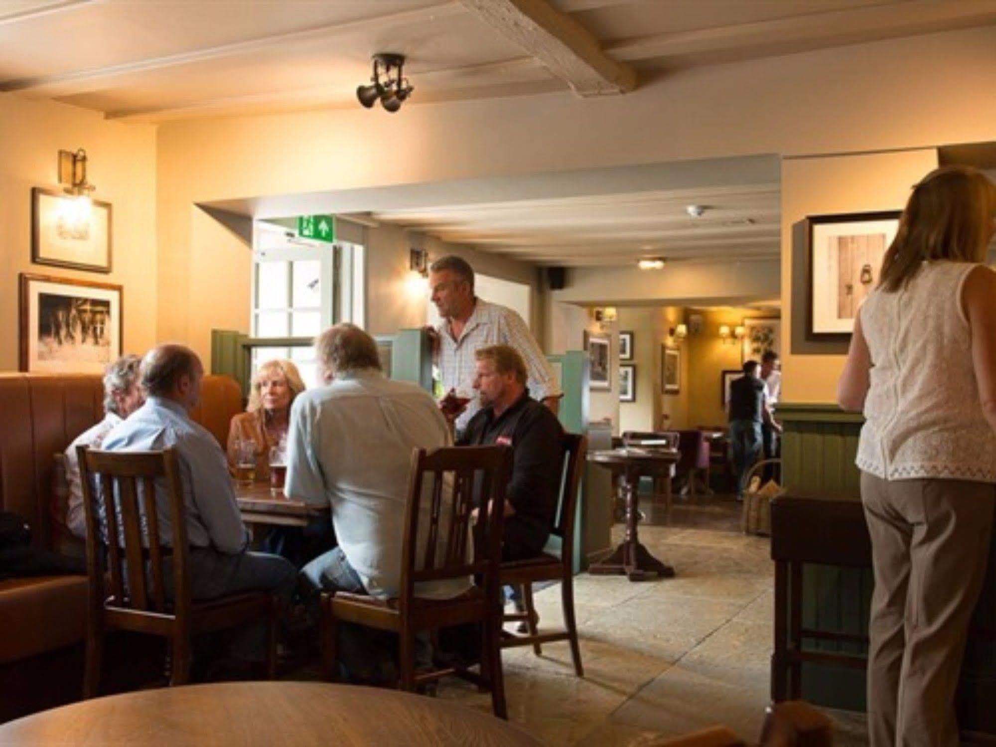 Hotel The Carnarvon Arms Newbury  Esterno foto