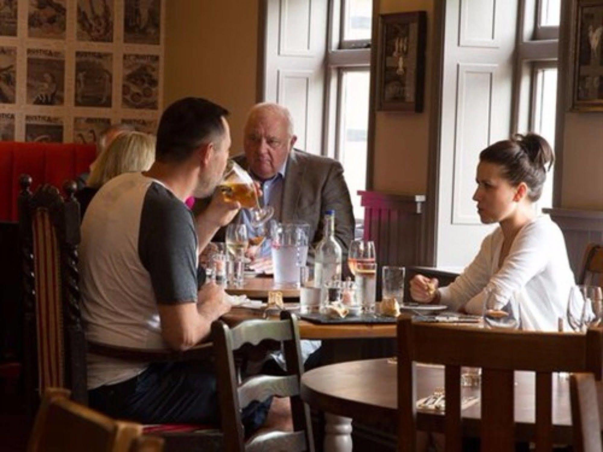 Hotel The Carnarvon Arms Newbury  Esterno foto